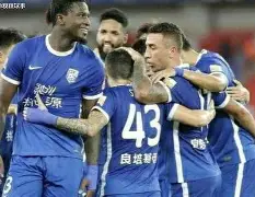 世俱杯-火神主场艰难击败切沃，保持领头羊位置