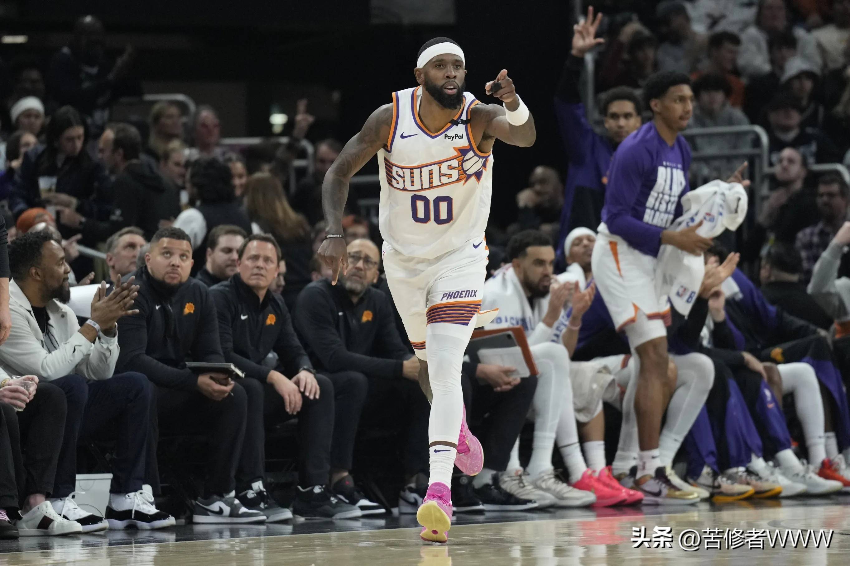 世俱杯赛程-包含太阳豪胜森林狼，布克25分效率满分领先全队的词条