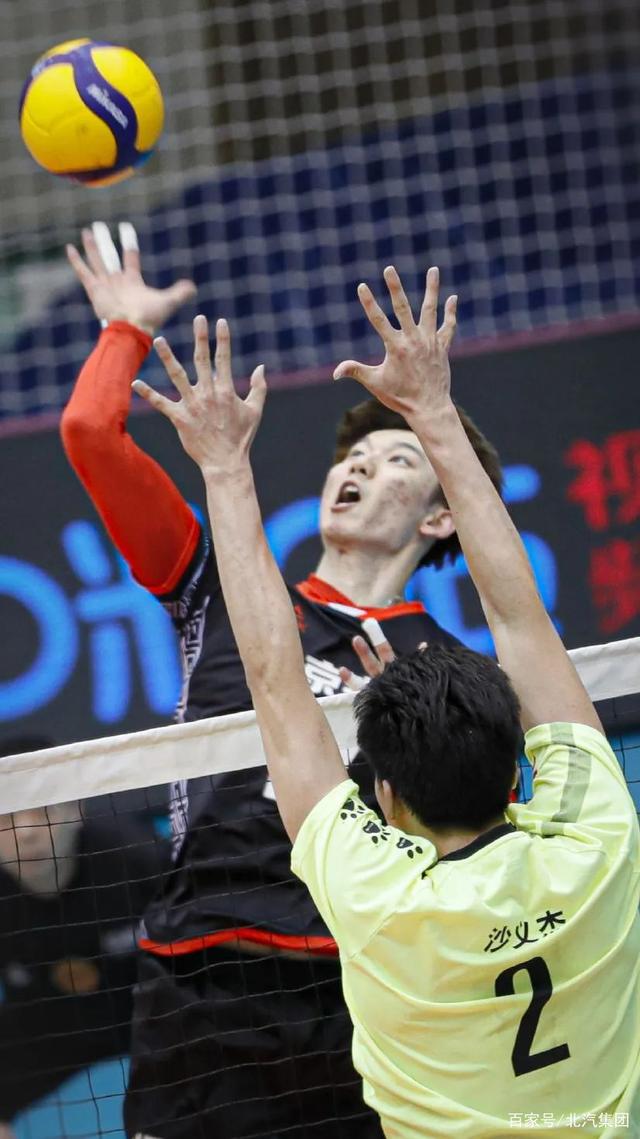 世俱杯时间-CLG翻盘100T，Uzi团战一打五鏖战多局入围赛，强势挺进下一轮的简单介绍