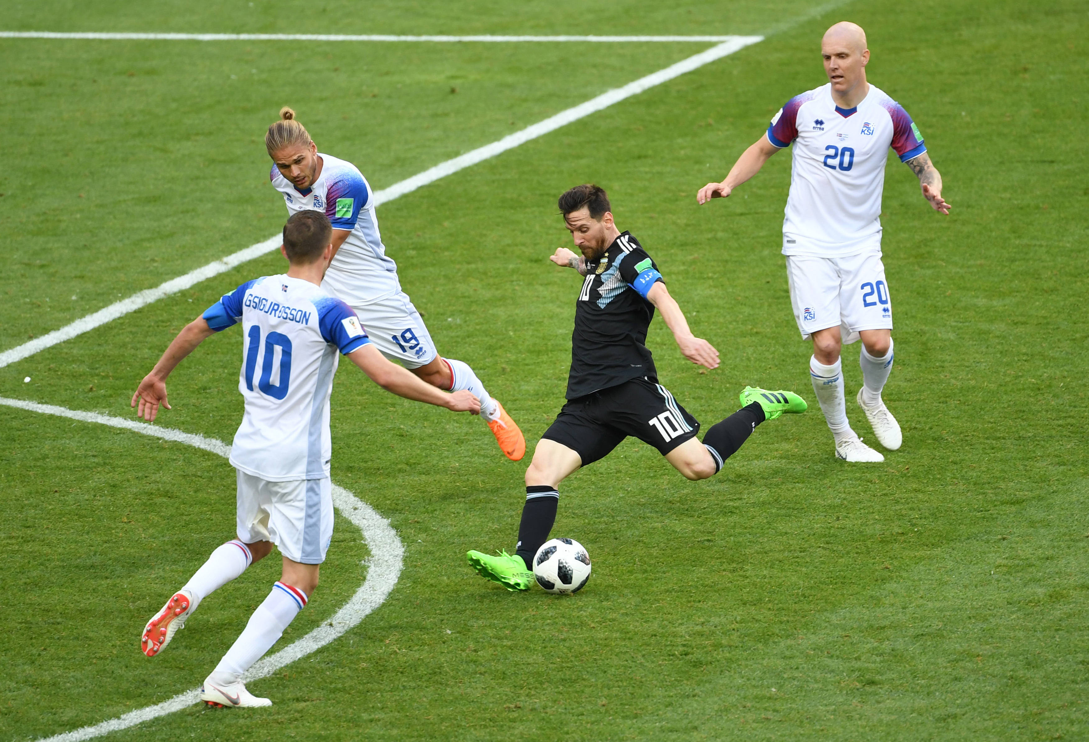 卢森堡队在欧洲杯资格赛中战胜保加利亚,实力得到肯定 卢森堡队在欧洲杯资格赛中战胜保加利亚,实力得到肯定