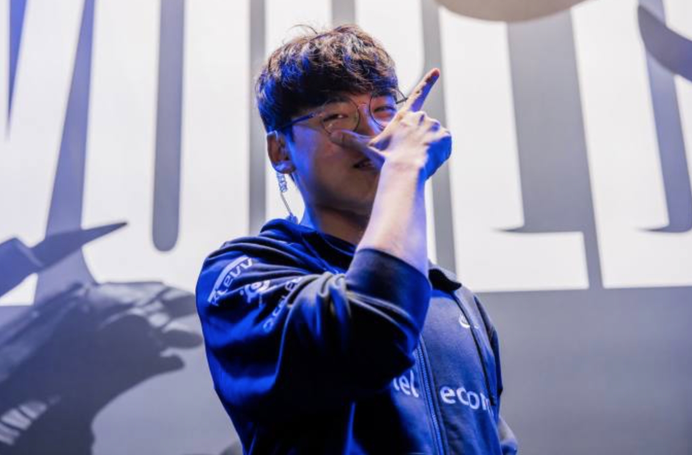 包含RNG鏖战KT，Gumayusi极限生还后反打宿命之战全球总决赛，锁定晋级资格的词条