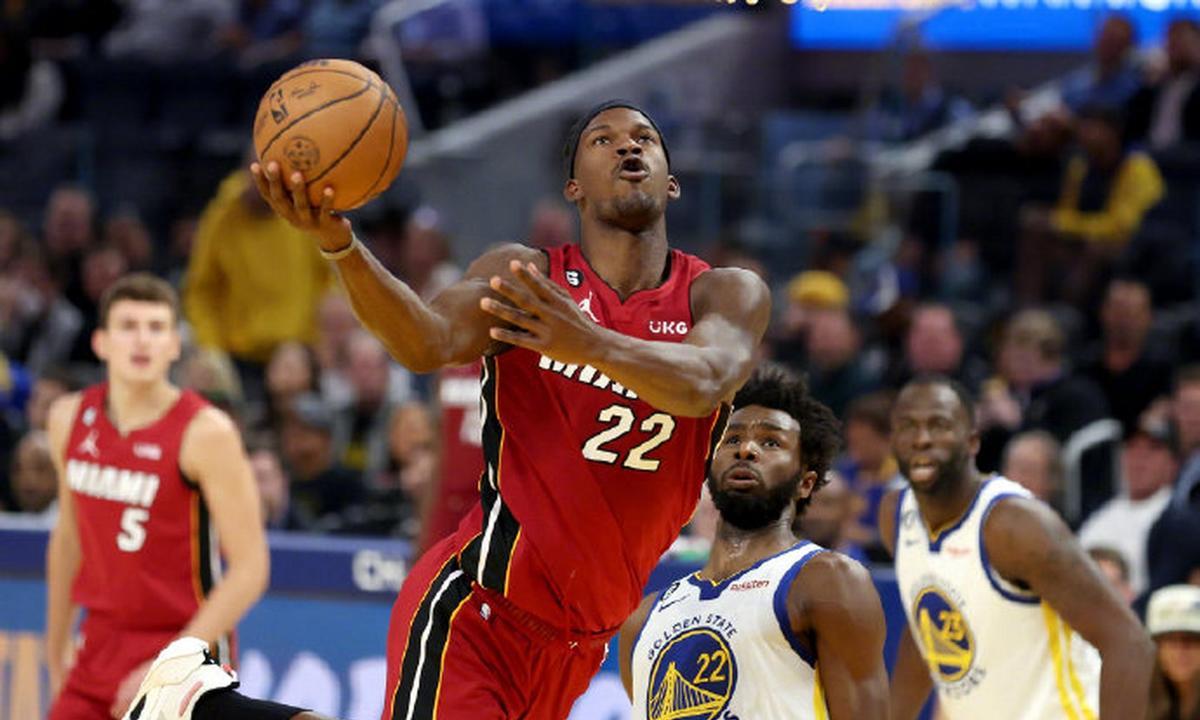 热火队战胜独行侠,取得胜利 热火队战胜独行侠,取得胜利