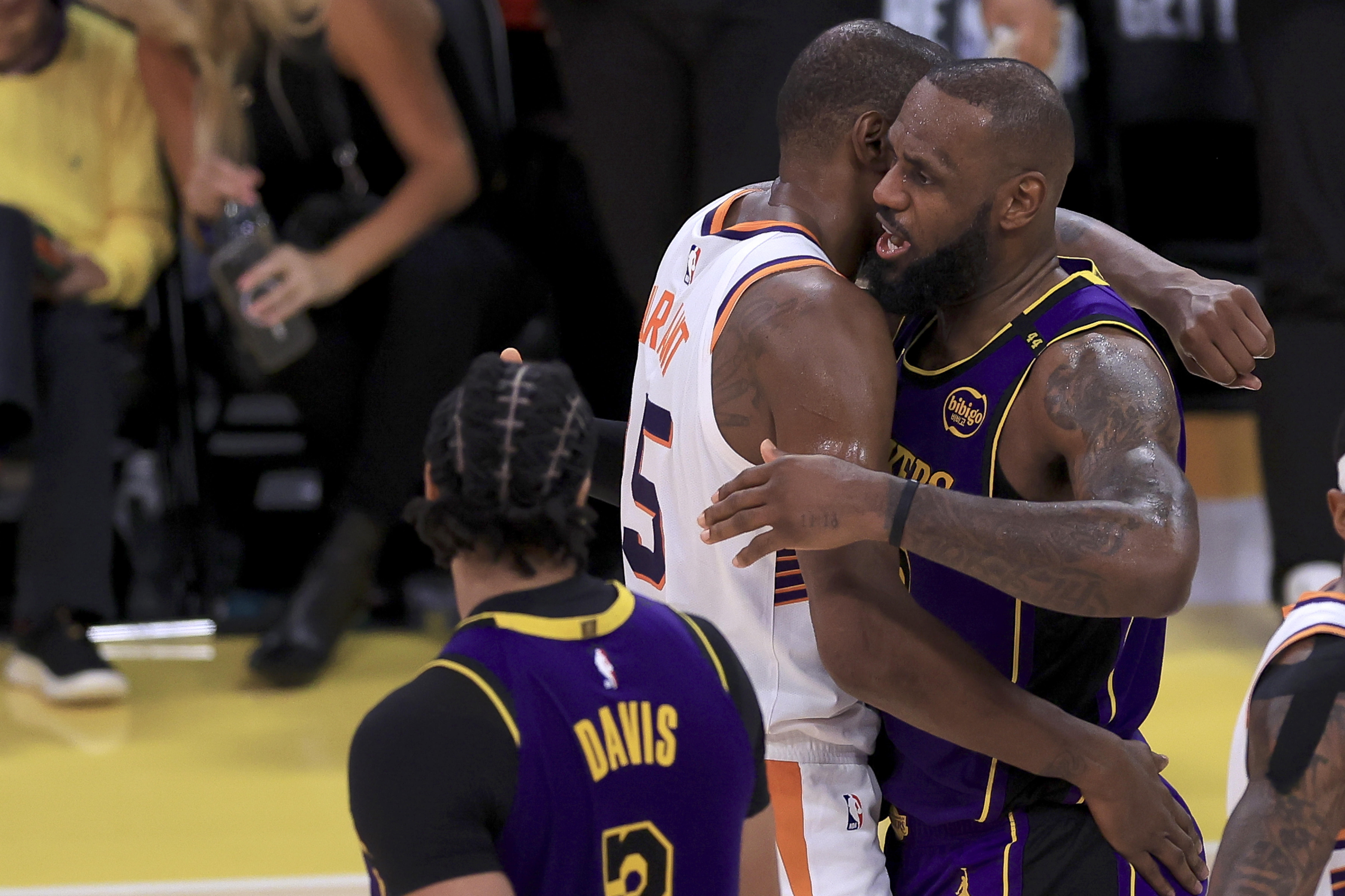 世俱杯直播-NBA常规赛：湖人战胜尼克斯，取得五连胜