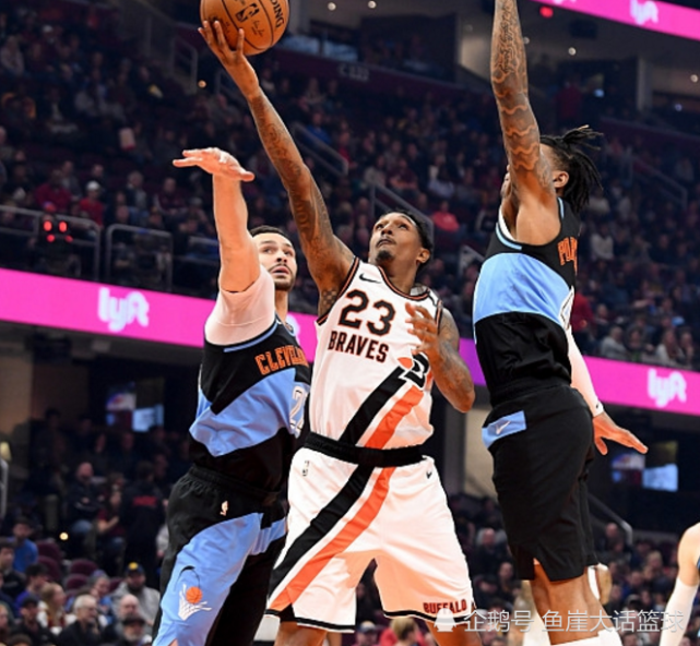 深圳队碾压骑士,乔治点燃赛场 深圳队碾压骑士,乔治点燃赛场