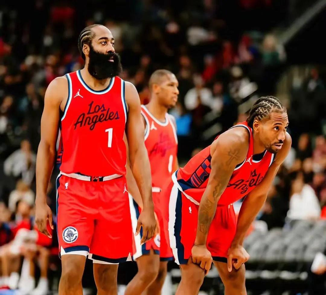 世俱杯决赛-快船力克雄鹿,贝弗利送出助攻