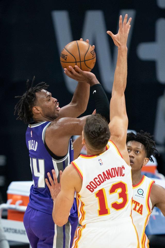 世俱杯2025-篮网逆转深圳队，福克斯点燃赛场